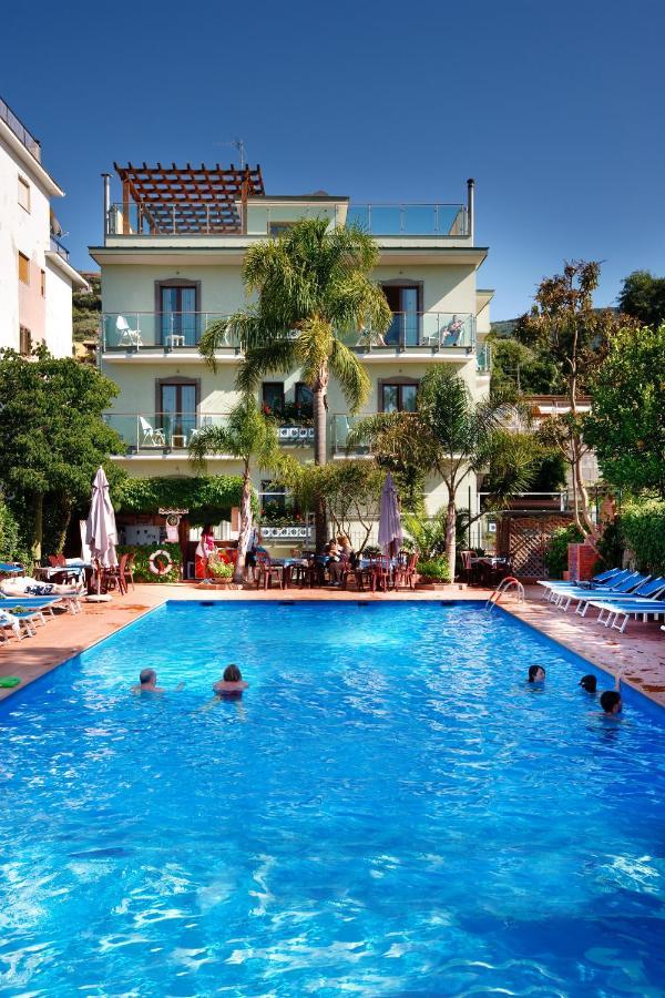 Sorrento Comfort Rooms Con Piscina Exterior foto